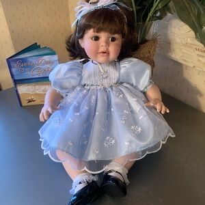 MARIE OSMOND COLLECTION, fine porcelain toddler doll. 2009 number 89 of 100 sold
